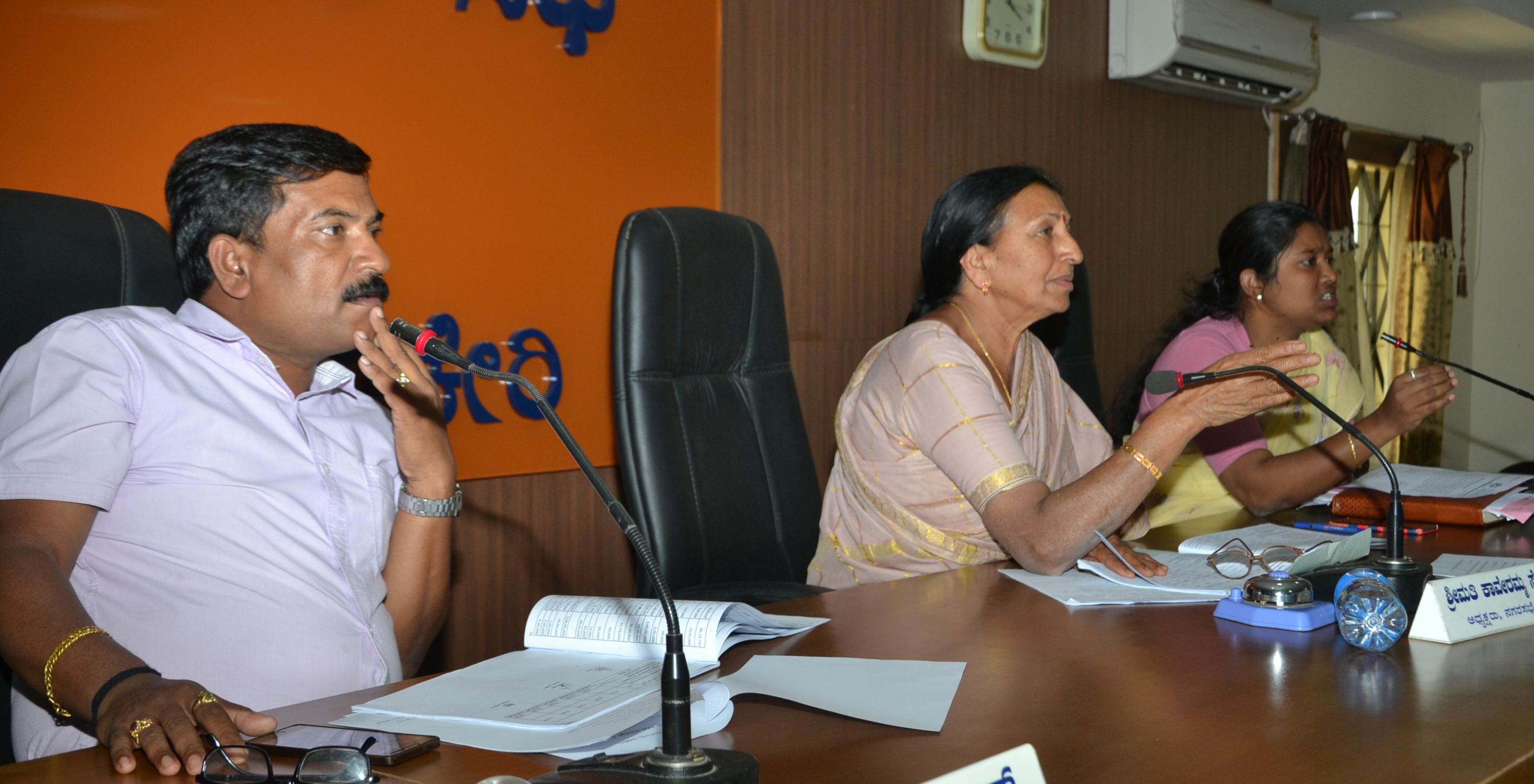 ಮಡಿಕೇರಿ: ಸಣ್ಣಪುಟ್ಟ ಮಾರ್ಪಾಡುಗಳೊಂದಿಗೆ ನಗರಸಭೆಯ ಆಯ-ವ್ಯಯಕ್ಕೆ ಅನುಮೋದನೆ